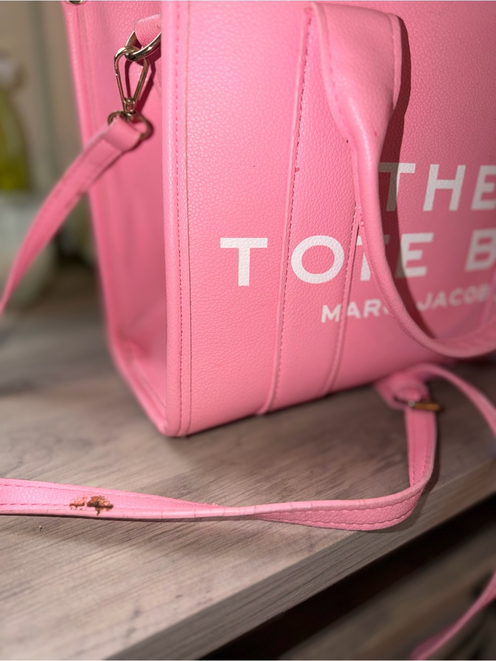 Marc Jacobs The Leather Small Tote Bag in Pink with White Logo - Picture 7 of 8